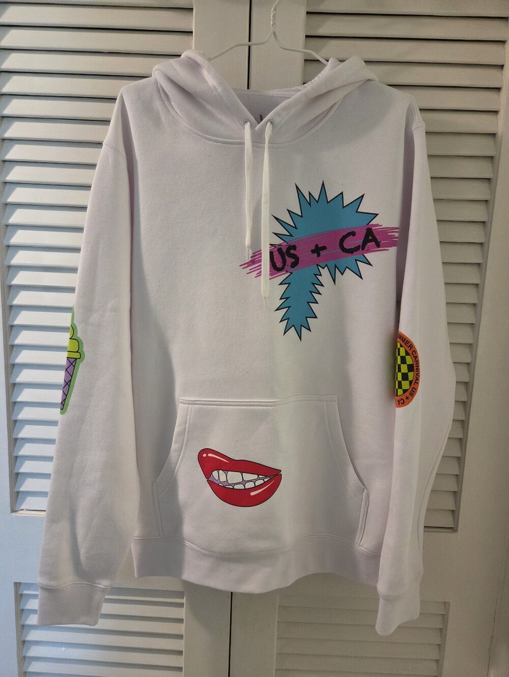 PINK 2024 US+CA Concert Tour White Graphic Hoodie  Colorful Retro Prints Sz M